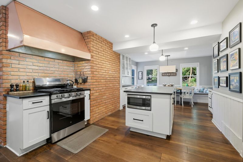 4829 Lamplighters Ln, Minnetonka, MN 55345