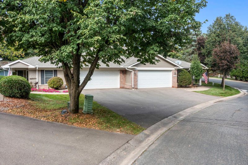5220 Spring Cir, Excelsior, MN 55331