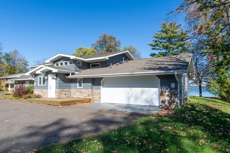 810 Main St W, Isle, MN 56342