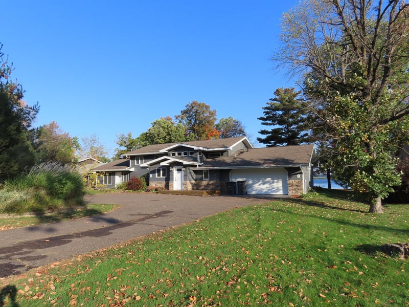 810 Main St W, Isle, MN 56342