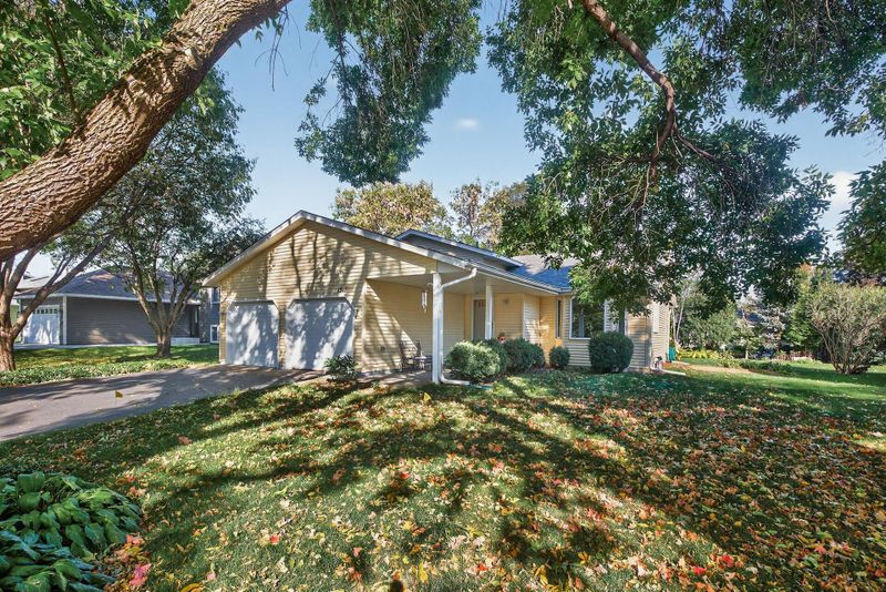 1311 Fallbrook Ln, Woodbury, MN 55125