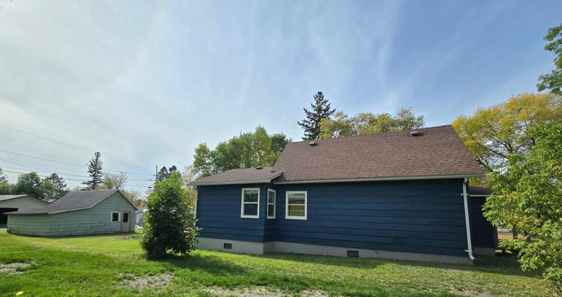 911 7th St, International Falls, MN 56649