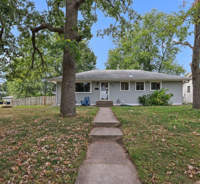 5401 Scott Ave N, Crystal, MN 55429