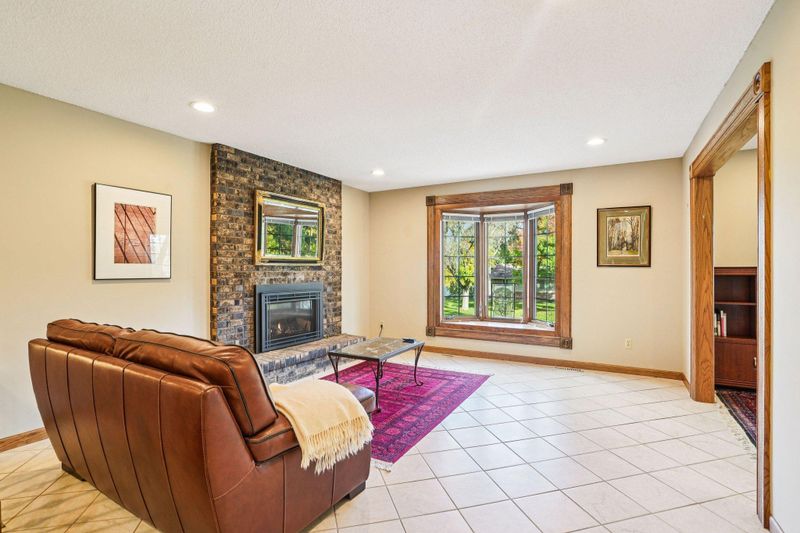 13812 High Dr, Burnsville, MN 55337
