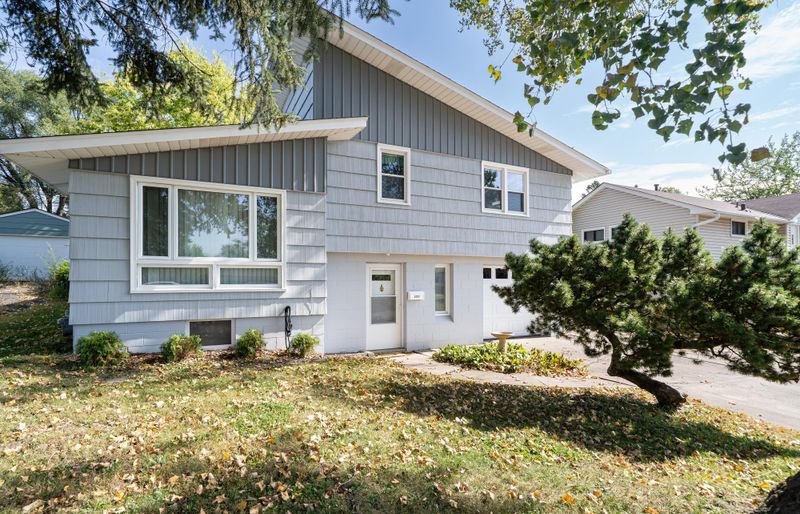 5207 7th St NE, Columbia Heights, MN 55421