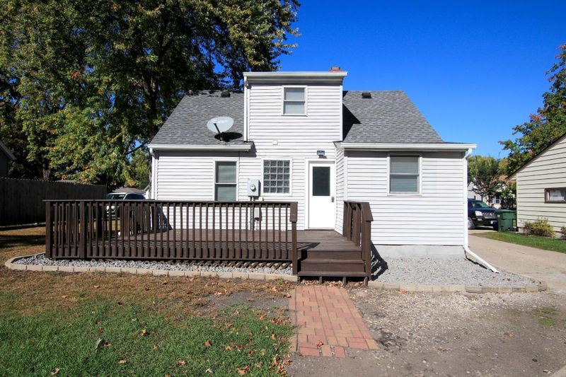 642 Juul Rd SW, Hutchinson, MN 55350