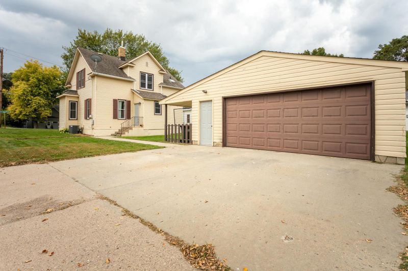 625 Minnesota Ave E, Glenwood, MN 56334