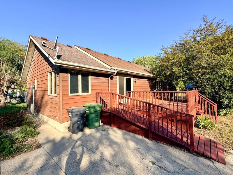 1520 Clary St, Worthington, MN 56187