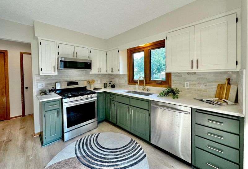 5591 Albert St, Shoreview, MN 55126