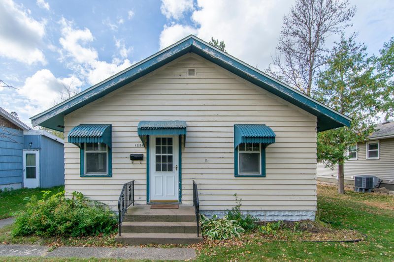 1221 6th Ave NE, Brainerd, MN 56401