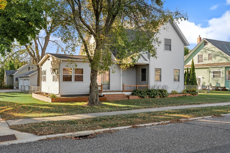 208 Mill St S, Brownsdale, MN 55918