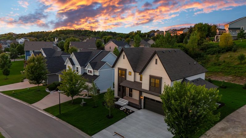 5260 Polaris Ln, Plymouth, MN 55446
