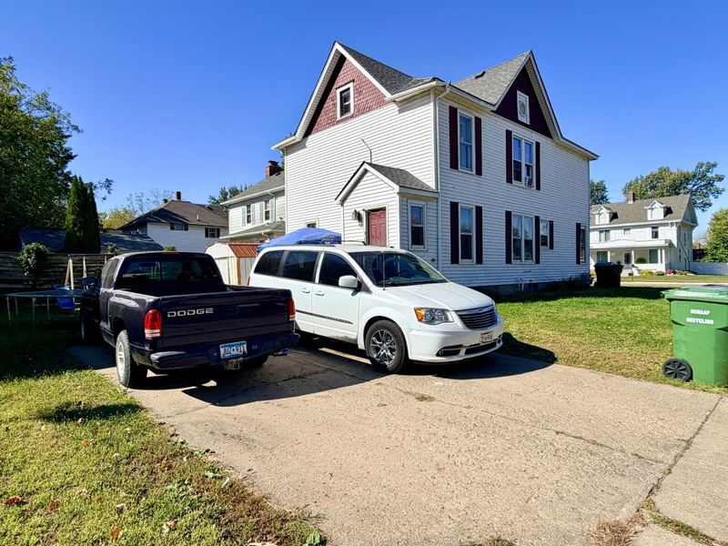 1324 5th Ave, Worthington, MN 56187