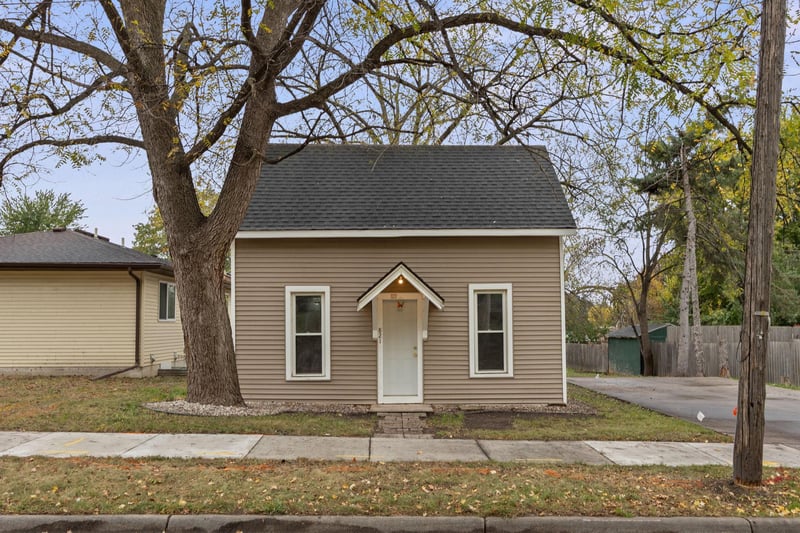 821 7th Ave, Howard Lake, MN 55349