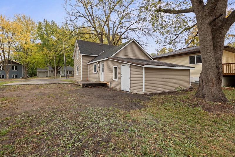 821 7th Ave, Howard Lake, MN 55349