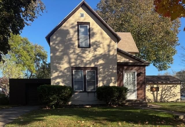502 3rd St NE, Little Falls, MN 56345