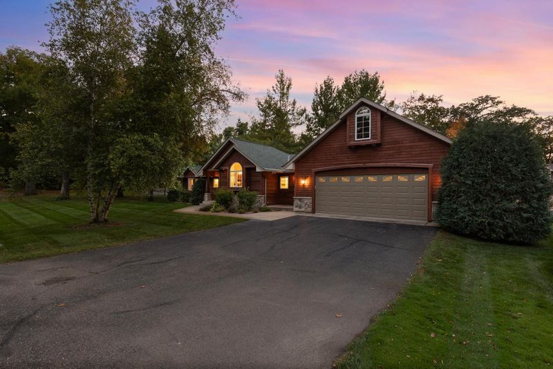 5910 Minnetonka Dr, Excelsior, MN 55331