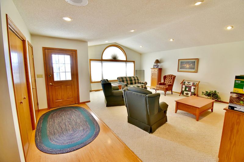 19221 30th St SW, Blomkest, MN 56216