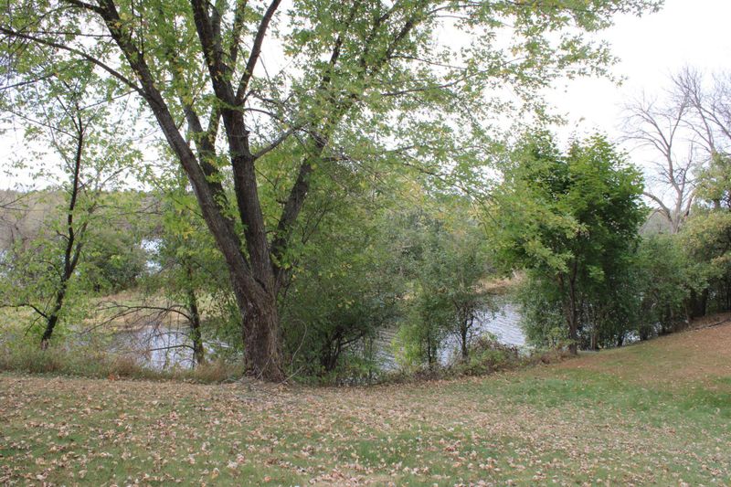 17639 Gayle Dr, Little Falls, MN 56345