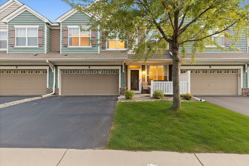 1944 Commonwealth Blvd #3, Chanhassen, MN 55317