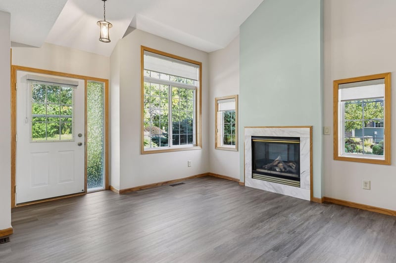 2098 Willow Cir, Centerville, MN 55038