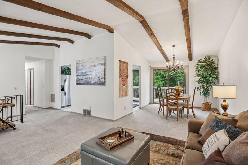 3158 Quarry Ct, Eagan, MN 55121