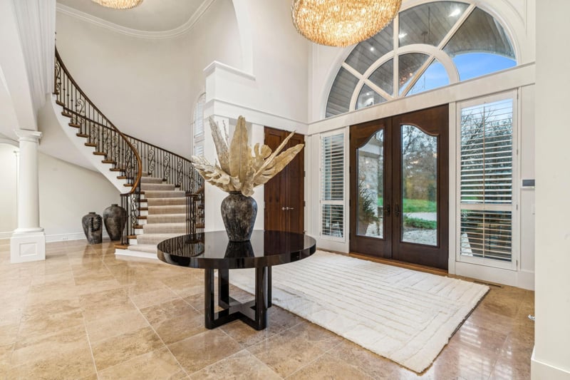 1492 Hunter Dr, Wayzata, MN 55391