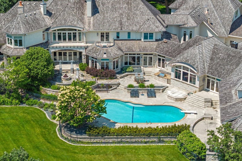 1492 Hunter Dr, Wayzata, MN 55391