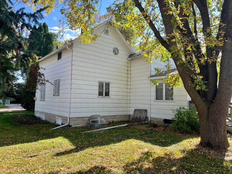 102 3rd Ave, Bellingham, MN 56212