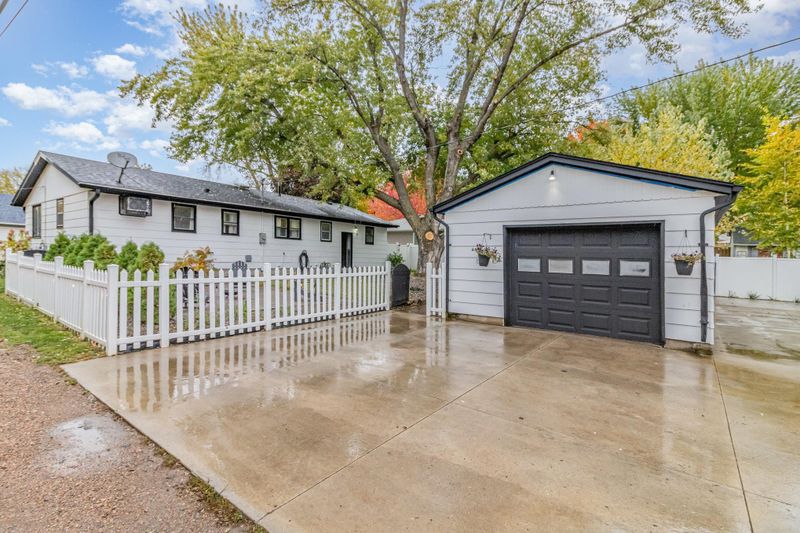 206 2nd St SE, New Prague, MN 56071