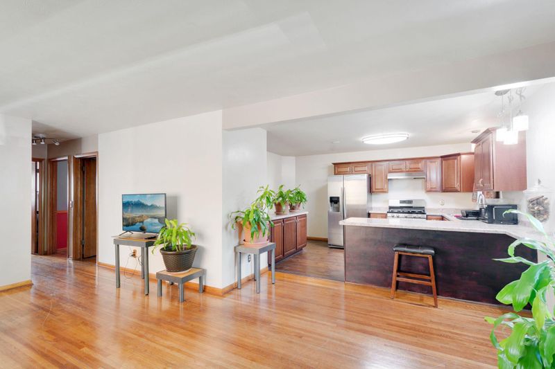 902 James Ave, Saint Paul, MN 55102