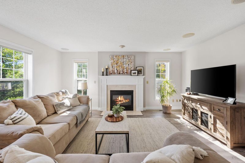 9258 Tyne Ln, Inver Grove Heights, MN 55077