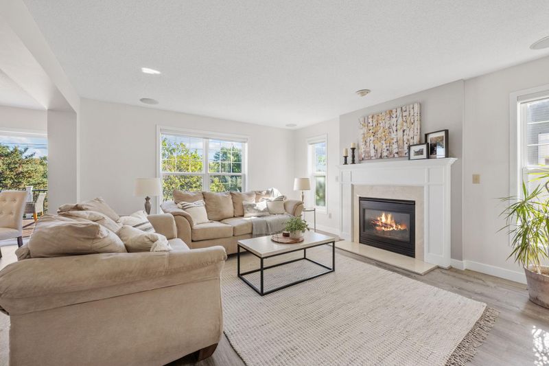 9258 Tyne Ln, Inver Grove Heights, MN 55077
