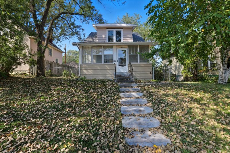 1063 Dale St N, Saint Paul, MN 55117