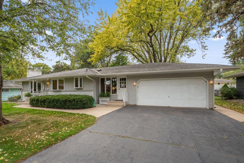 10940 Chowen Ave S, Bloomington, MN 55431