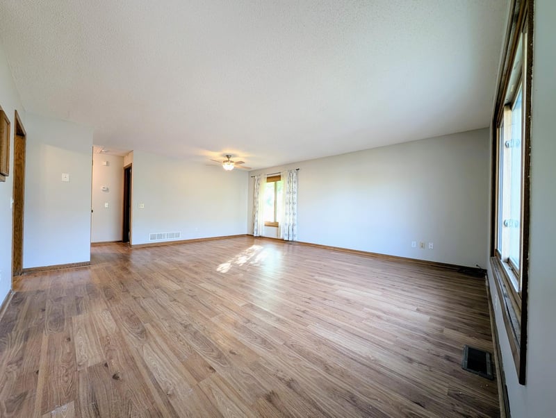4407 W 124th St, Savage, MN 55378