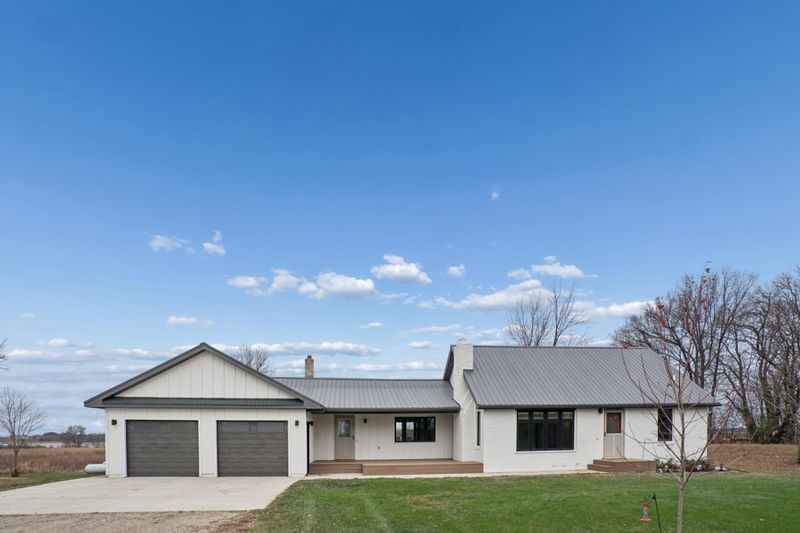 13198 100th St, Glencoe, MN 55336