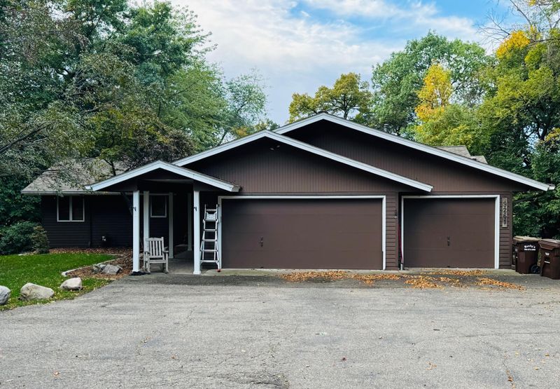 9261 Kiowa Trl, Chanhassen, MN 55317