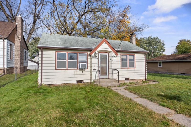 2029 Conway St, Saint Paul, MN 55119