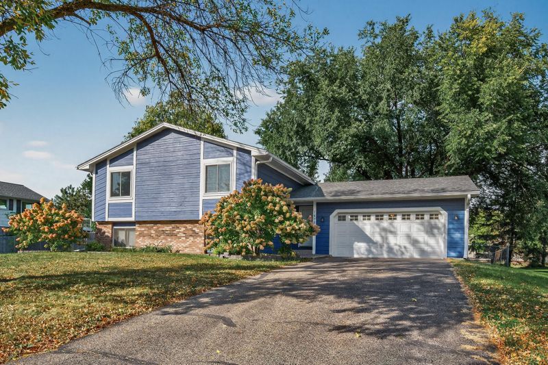 15720 49th Ave N, Plymouth, MN 55446