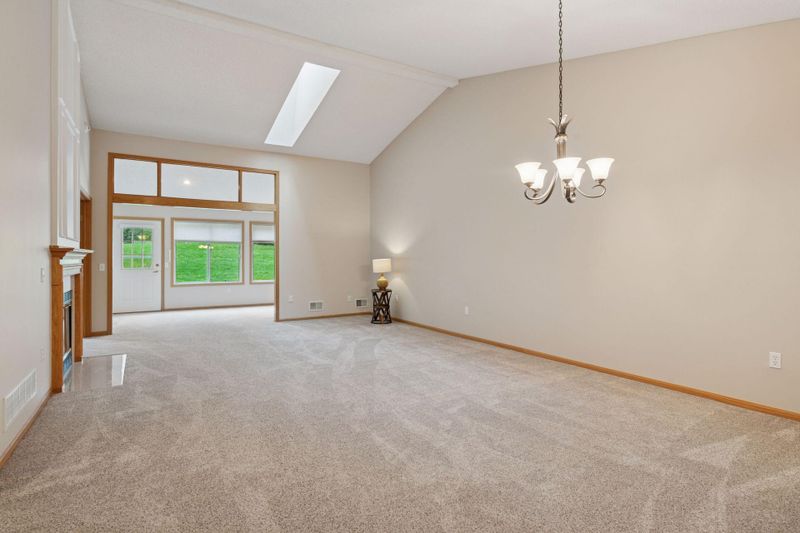10807 Lexington Dr, Eden Prairie, MN 55344