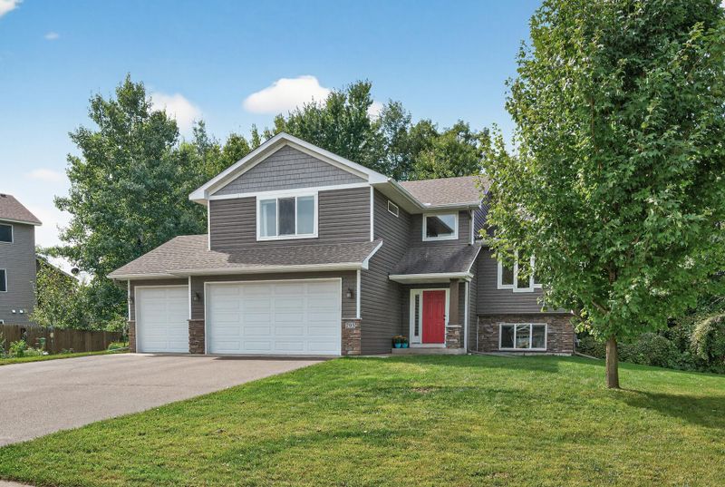 795 Elins Lake Rd SE, Cambridge, MN 55008