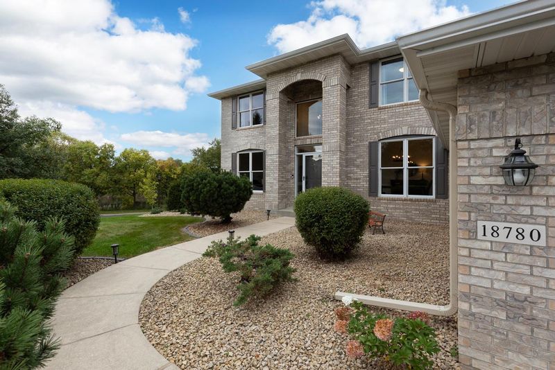 18780 Pathfinder Dr, Eden Prairie, MN 55347