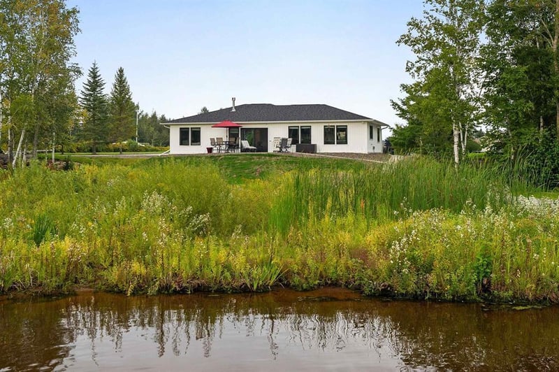 546 Marina Dr, Superior, WI 54880