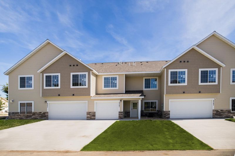 5347 Supalla Ct NW, Rochester, MN 55901