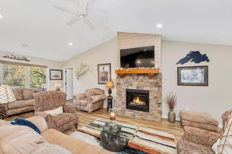 335 Coffee Creek Blvd, Duluth, MN 55811