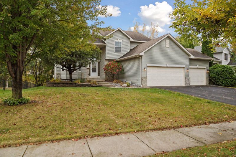 1016 Bridle Creek Dr, Jordan, MN 55352