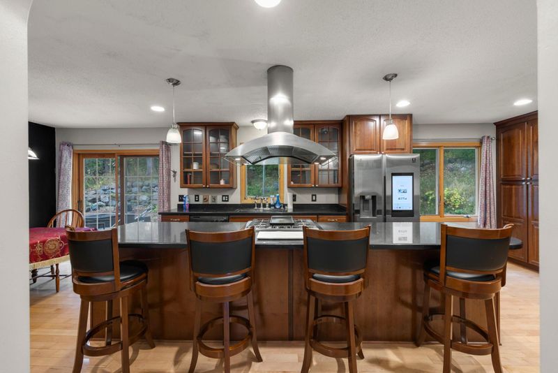101 Hidden Meadow Ct, Apple Valley, MN 55124
