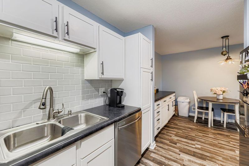 970 Monterey Dr, Shoreview, MN 55126
