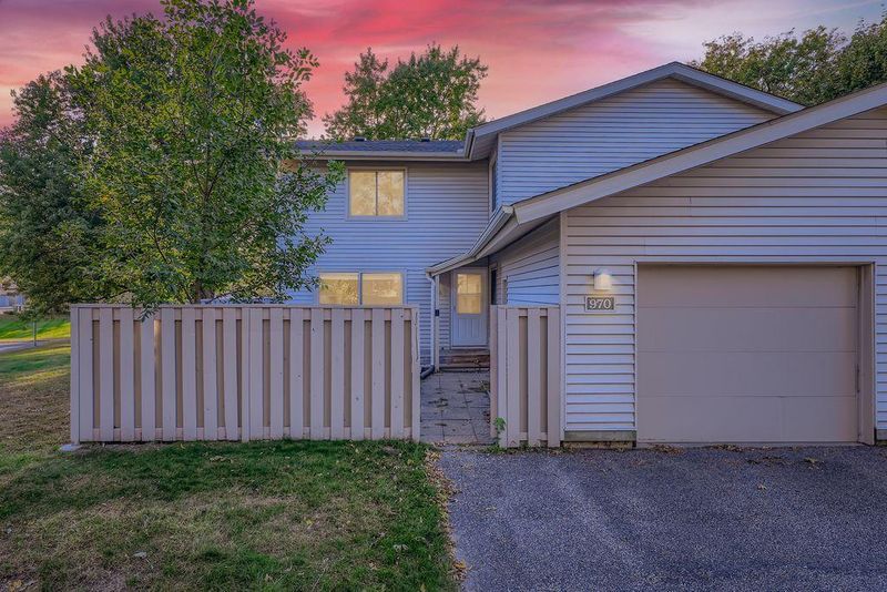 970 Monterey Dr, Shoreview, MN 55126